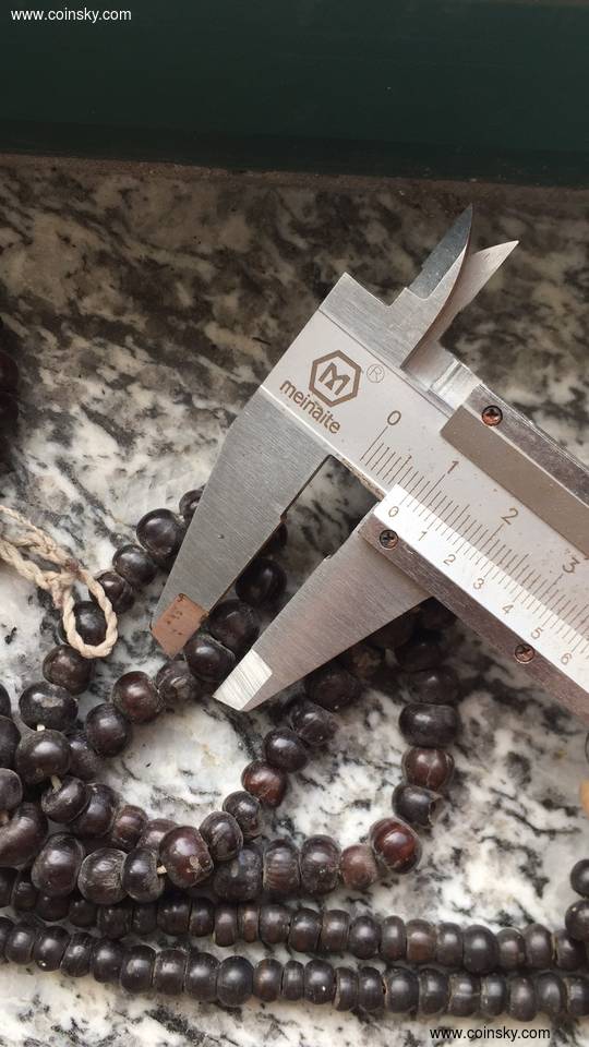 图片简介:一草二木三菩提,草菩提才是最早的念珠,法力无边,哈哈哈!