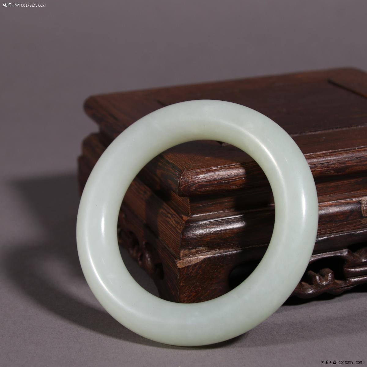 清代和田玉圆条手镯