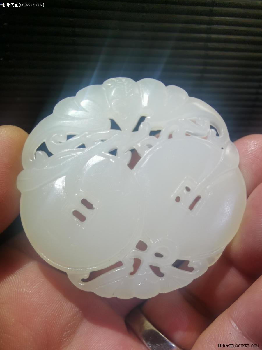 全新一件精美缕空双面白玉佩九