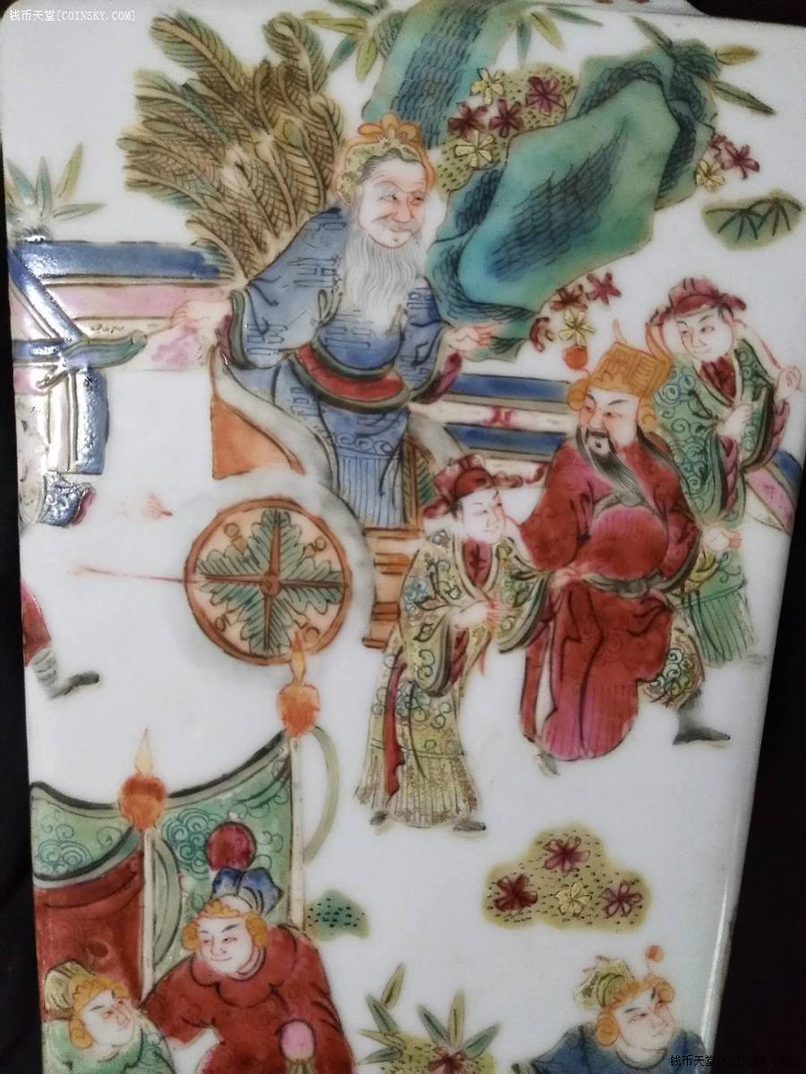 嘉庆粉彩人物方瓶