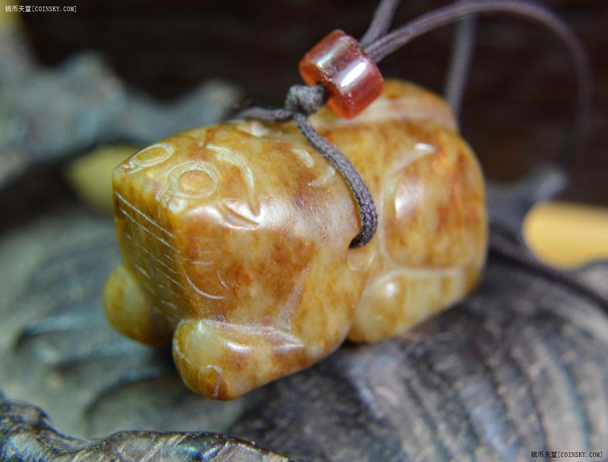 仅为交易媒介物品描述老提油和田玉老虎,出土件,有土沁灰皮,圆雕,敦实