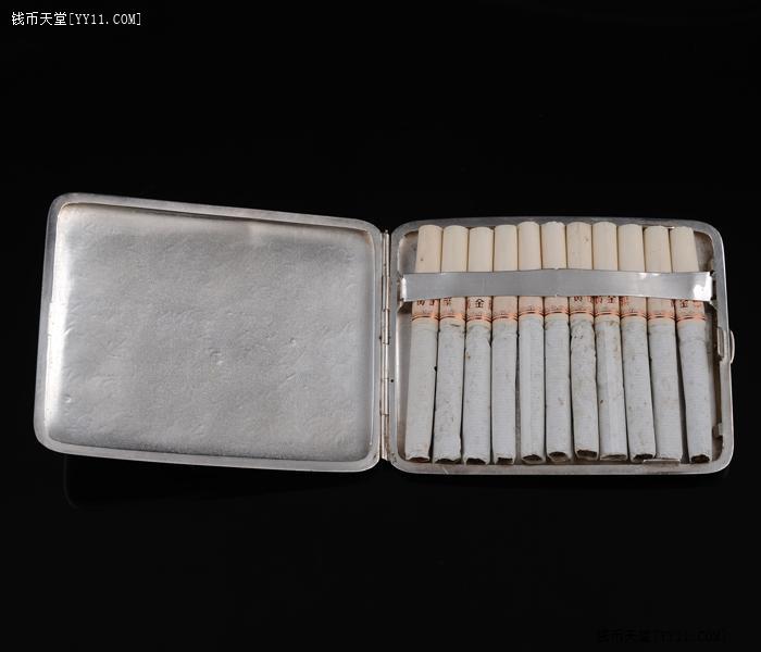 约125克日本手工錾刻唐草纹950纯银烟盒 西洋古董银器