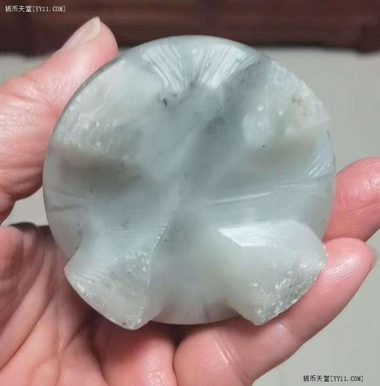 艺拍天堂·交易区详情·一个玉石雕刻笔筒